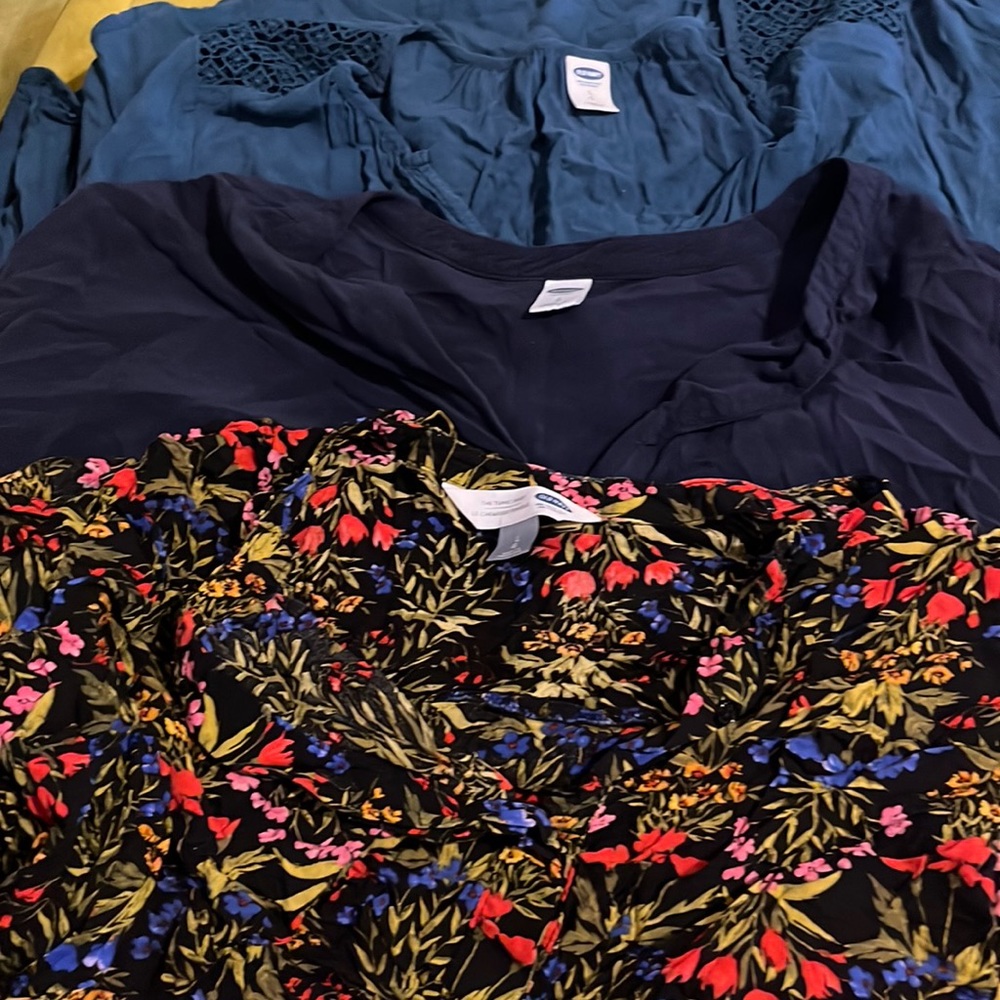 3 bundled old navy LG dress shirts